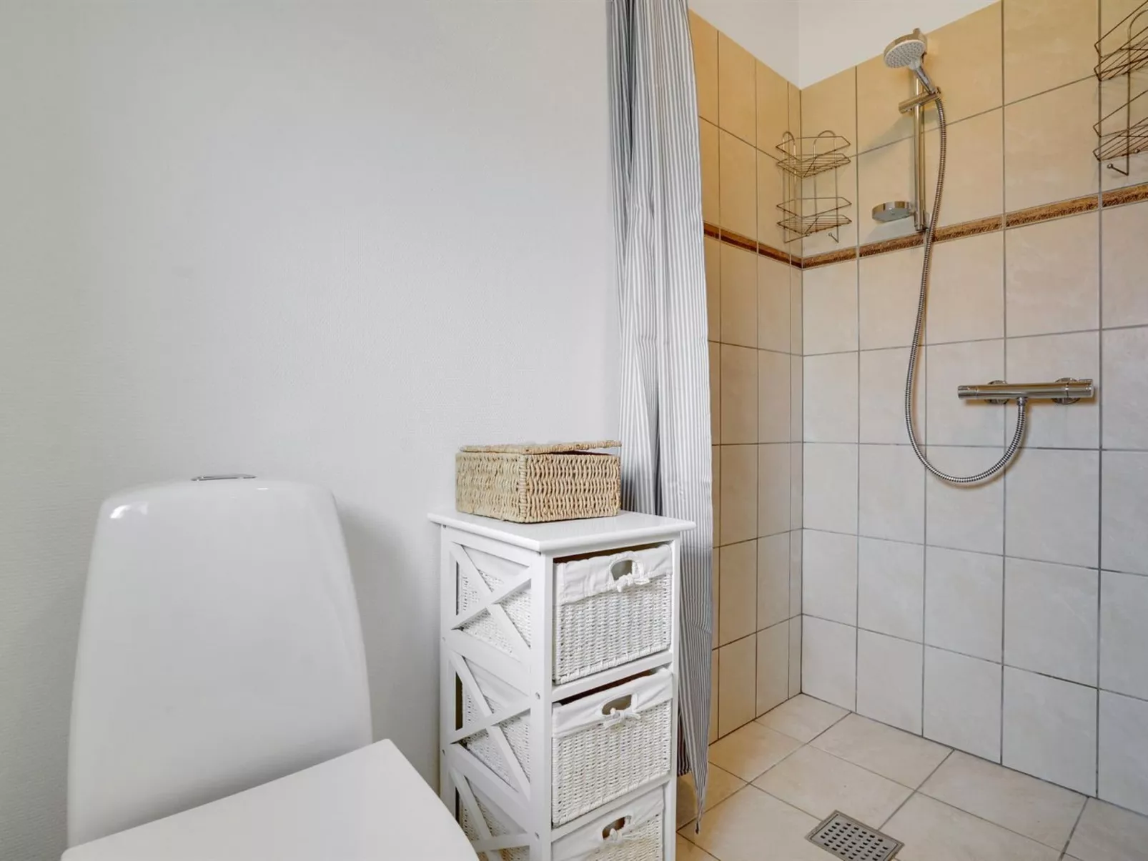 "Jörgen" - 100m from the sea-Binnen