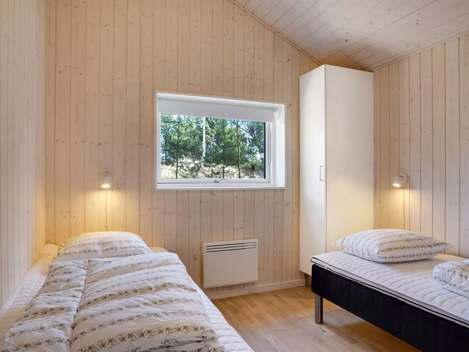 "Dior" - 1.4km from the sea-Binnen