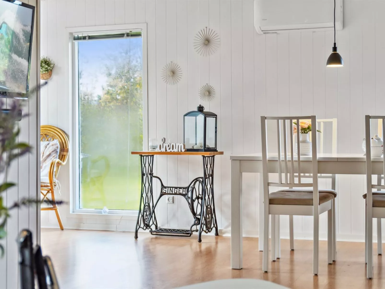 "Antonella" - 400m from the sea-Binnen