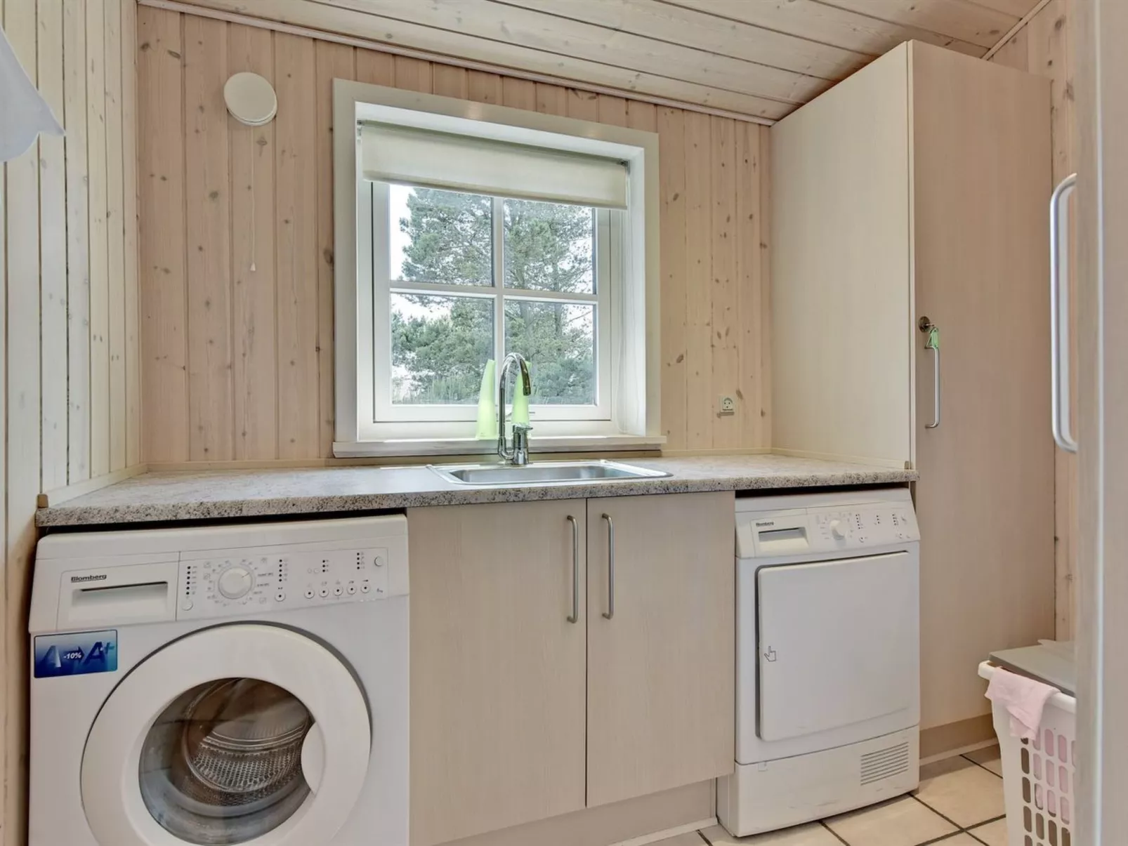 "Elli" - 700m from the sea-Binnen