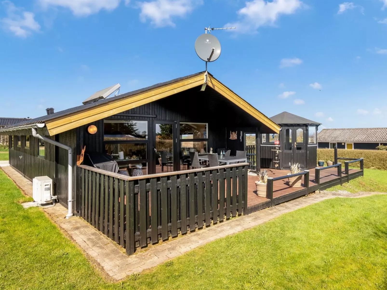 "Ofrath" - 350m to the fjord-Buiten