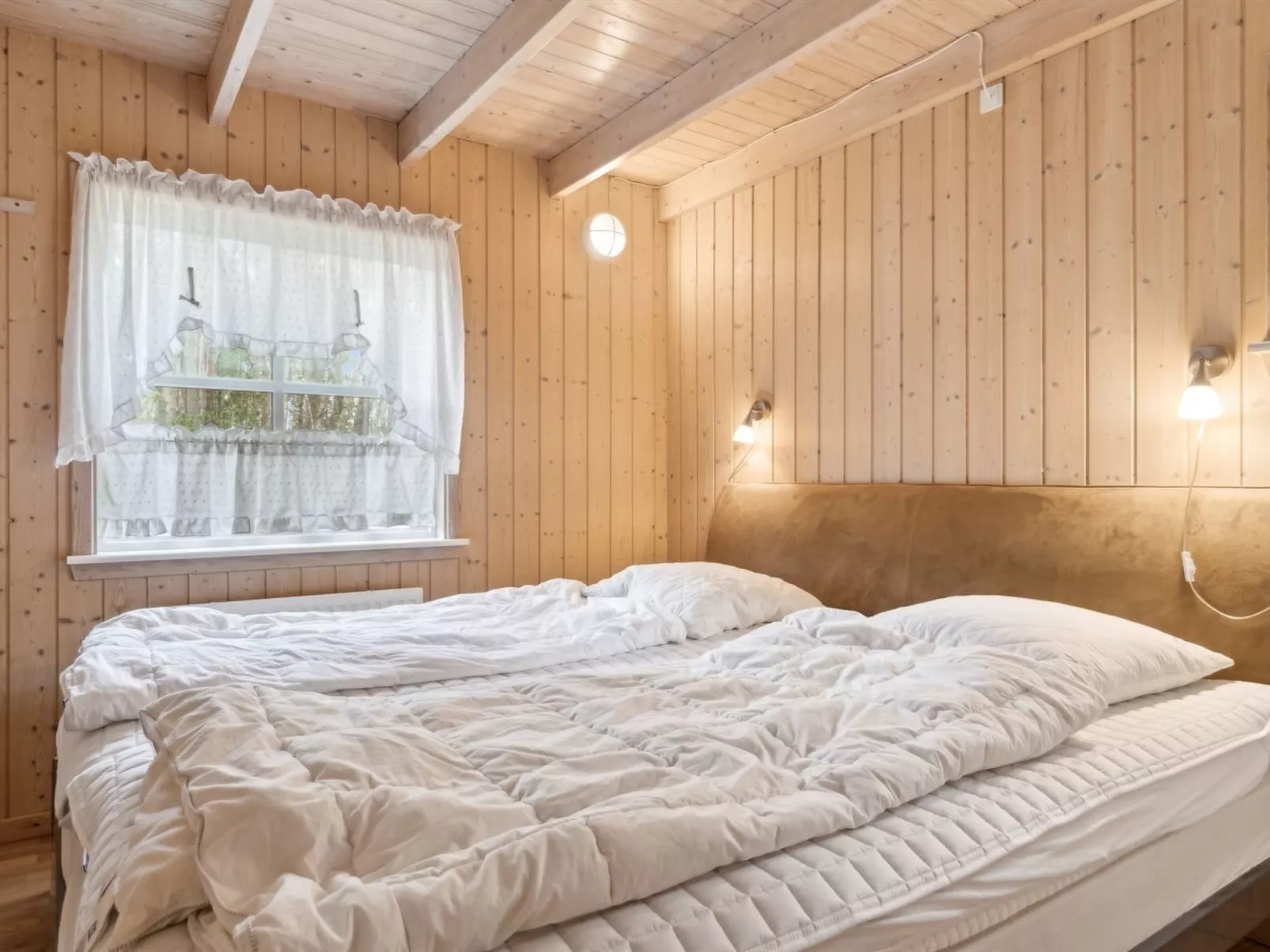 "Ava" - 850m from the sea-Binnen