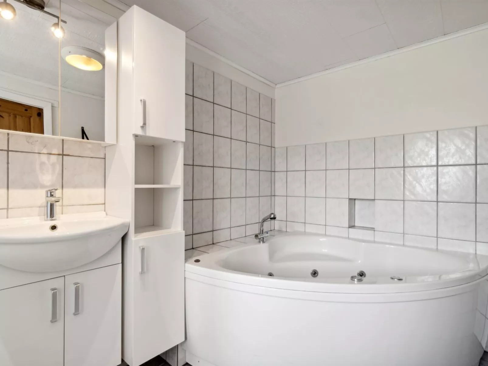 "Ieva" - 3.9km from the sea-Binnen