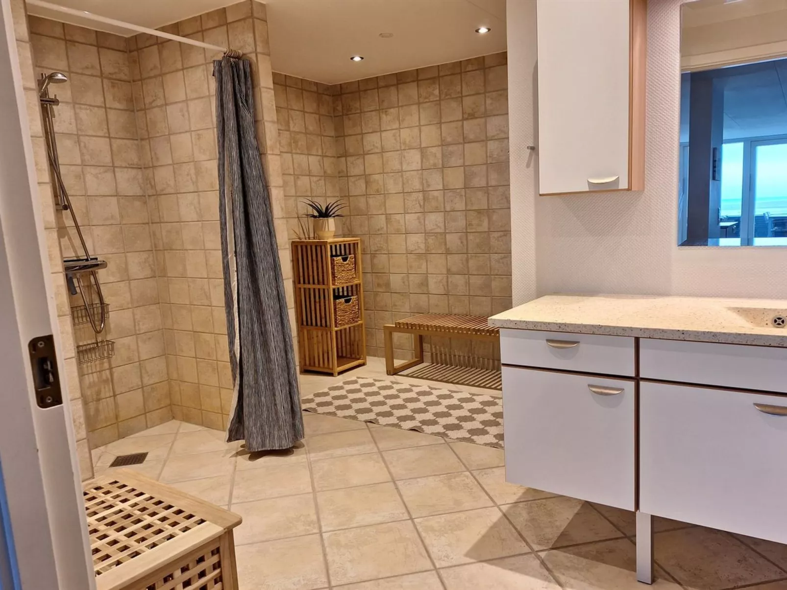 "Eleanore" - 25m from the sea-Binnen