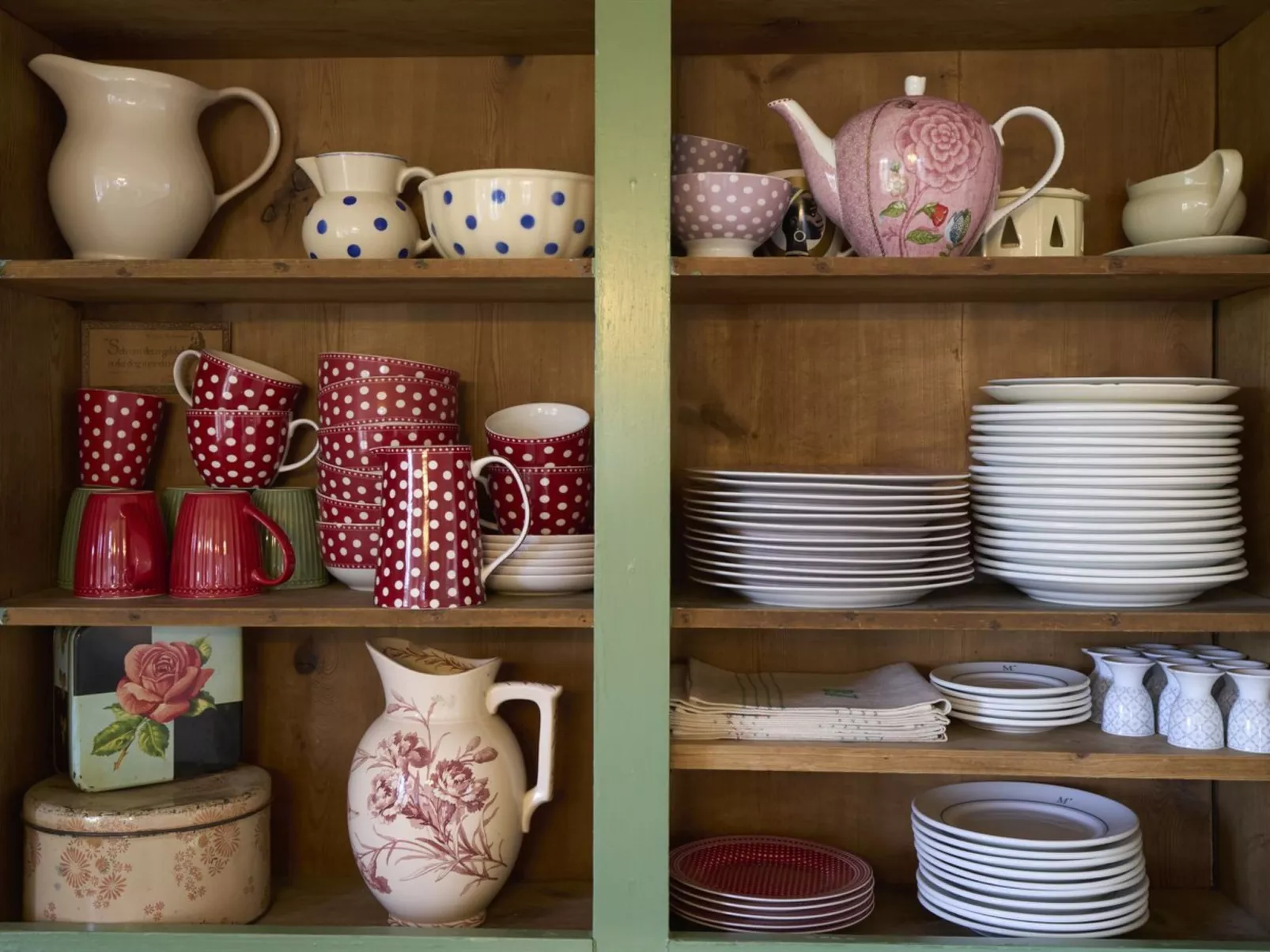 "Merrit" - 250m from the sea-Binnen