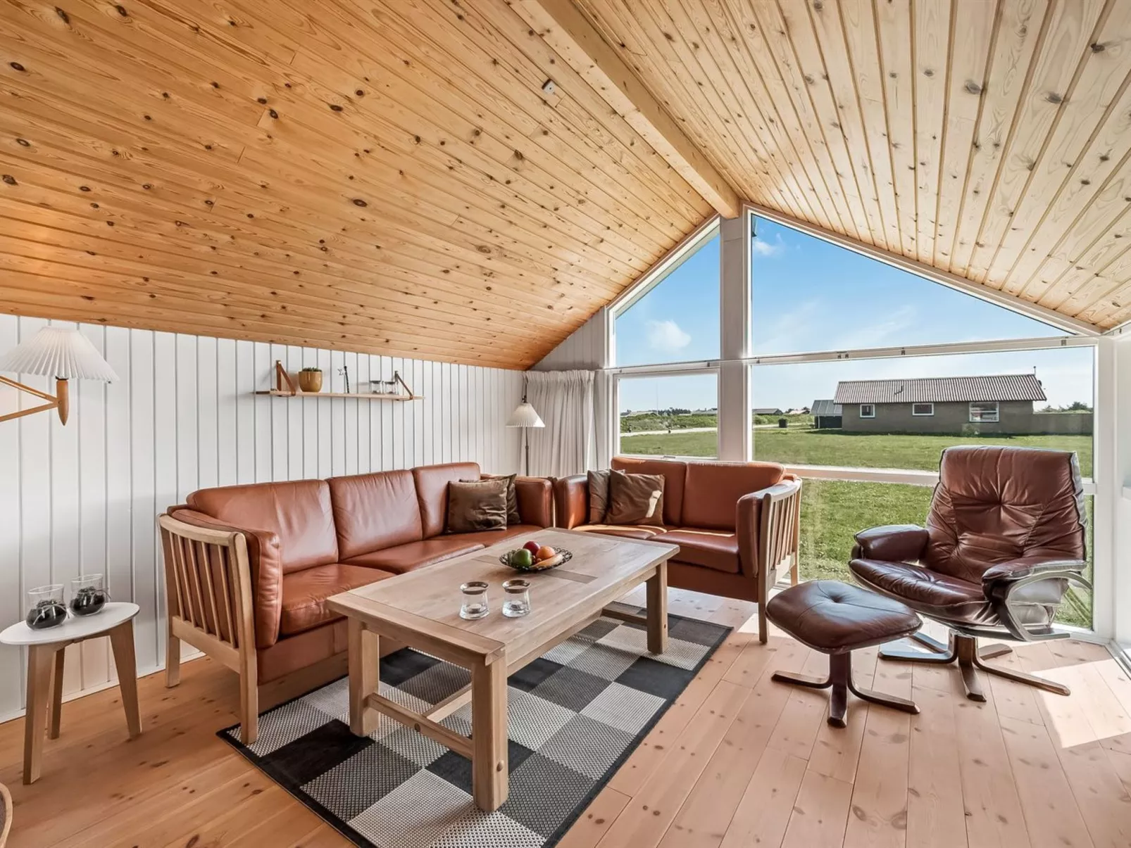 "Emppu" - 250m from the sea-Binnen