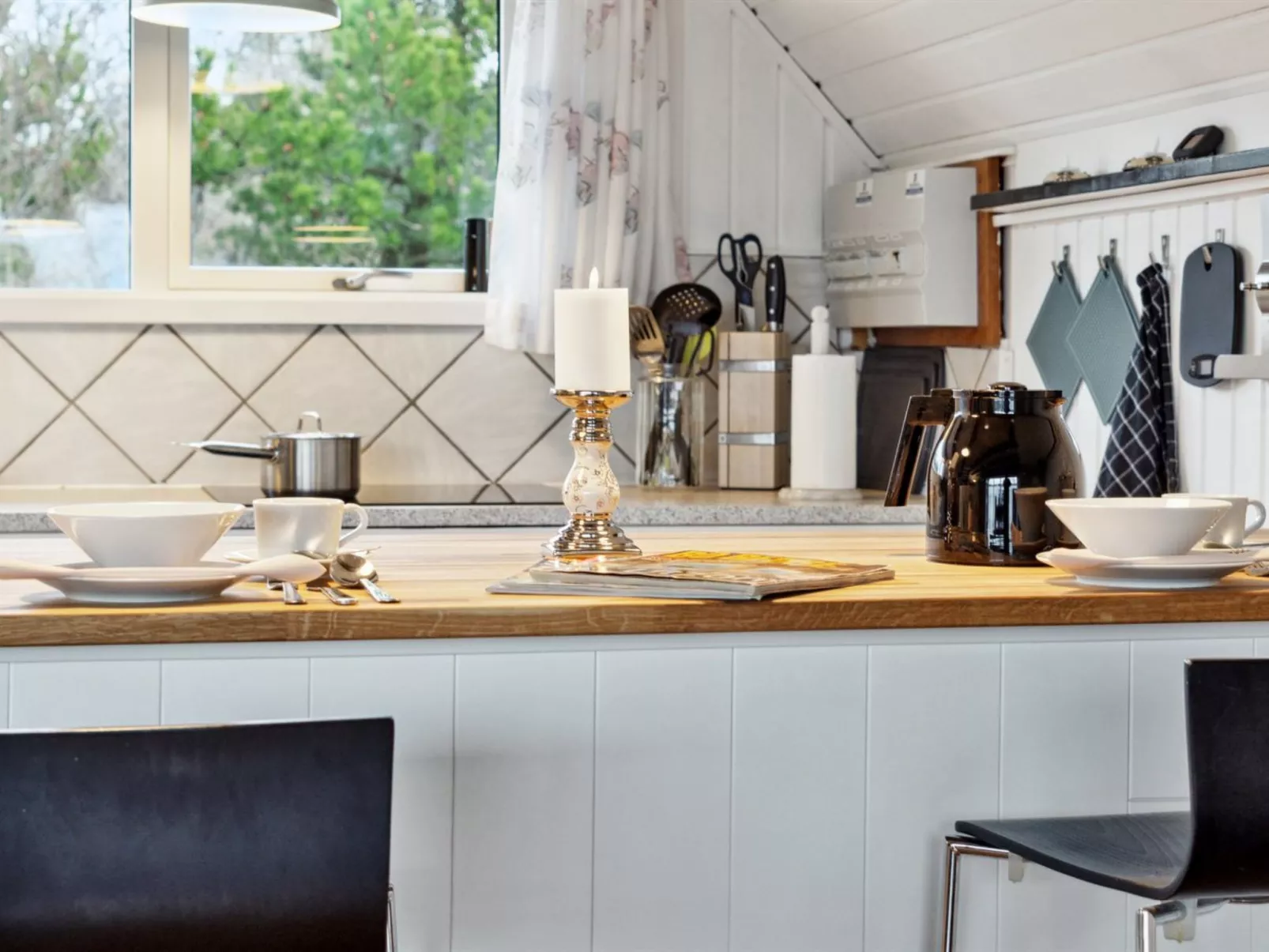 "Jace" - 900m from the sea-Binnen