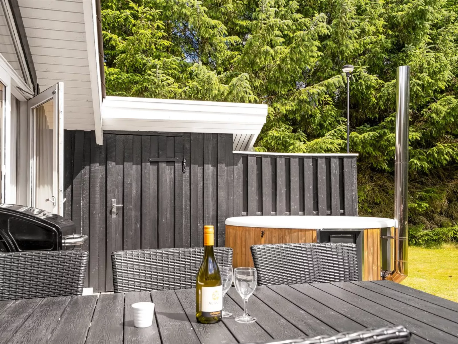 "Amundi" - 500m from the sea-Buiten