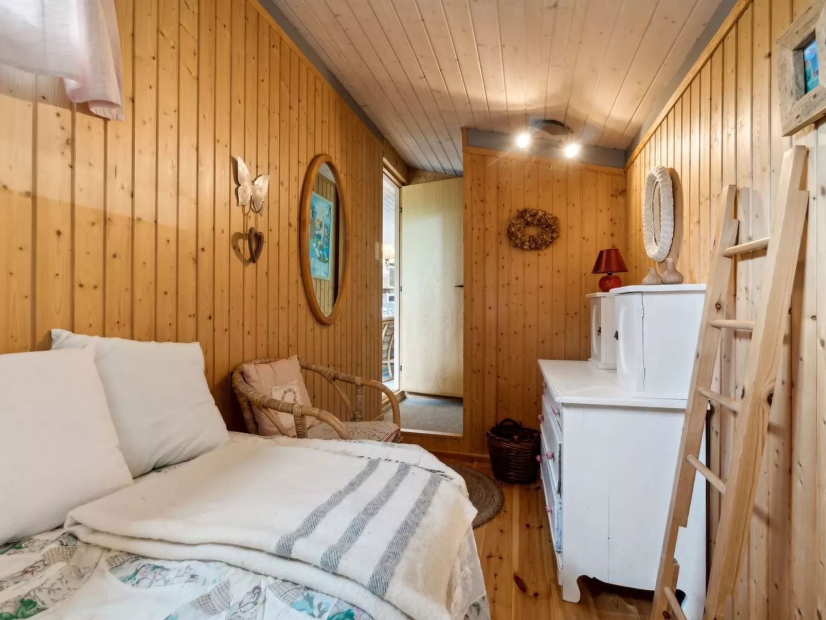 "Sunita" - 300m from the sea-Binnen