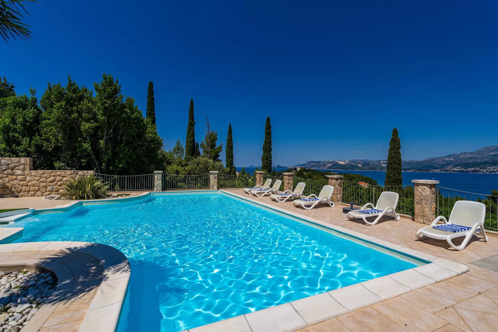 Villa Alegria Cavtat - Comfort Two Bedroom Apartment with Sea View (Apartment C)-Zwembad