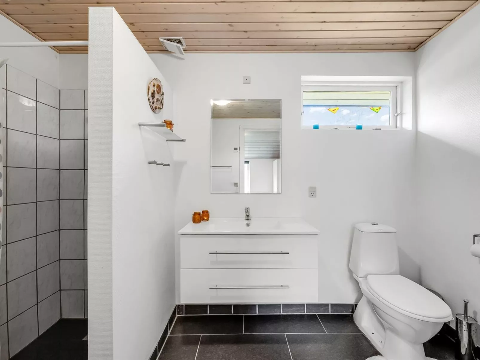 "Pirjo" - 350m to the fjord-Binnen