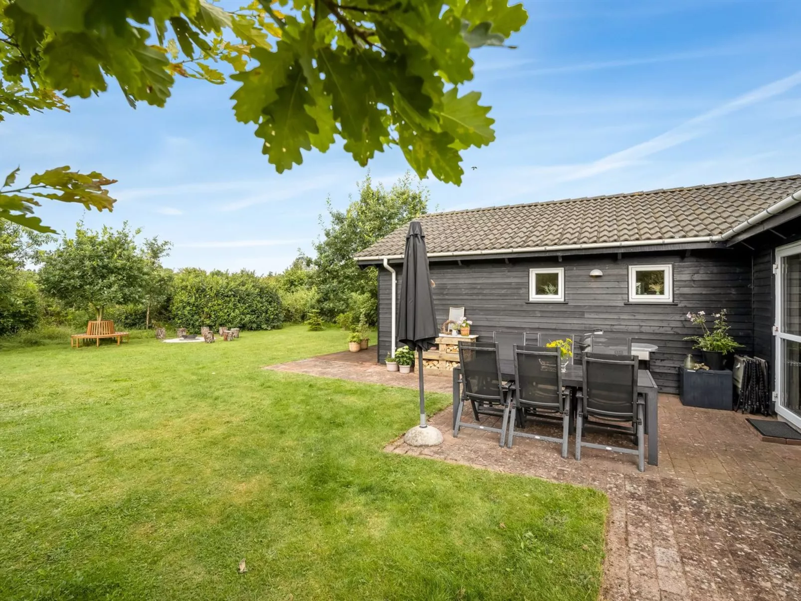 "Jarmunrek" - 400m to the fjord-Buiten