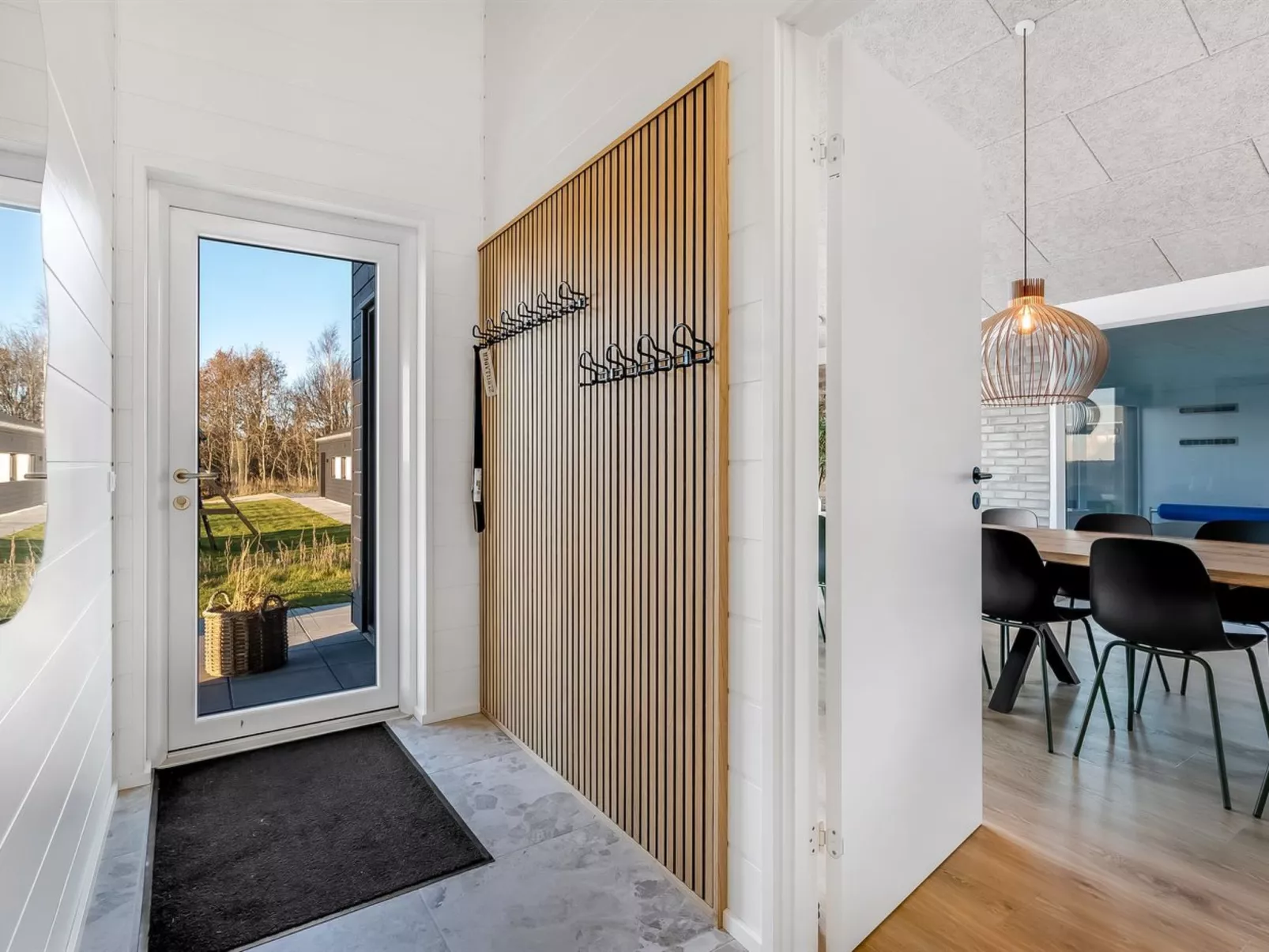 "Hana" - 800m from the sea-Binnen