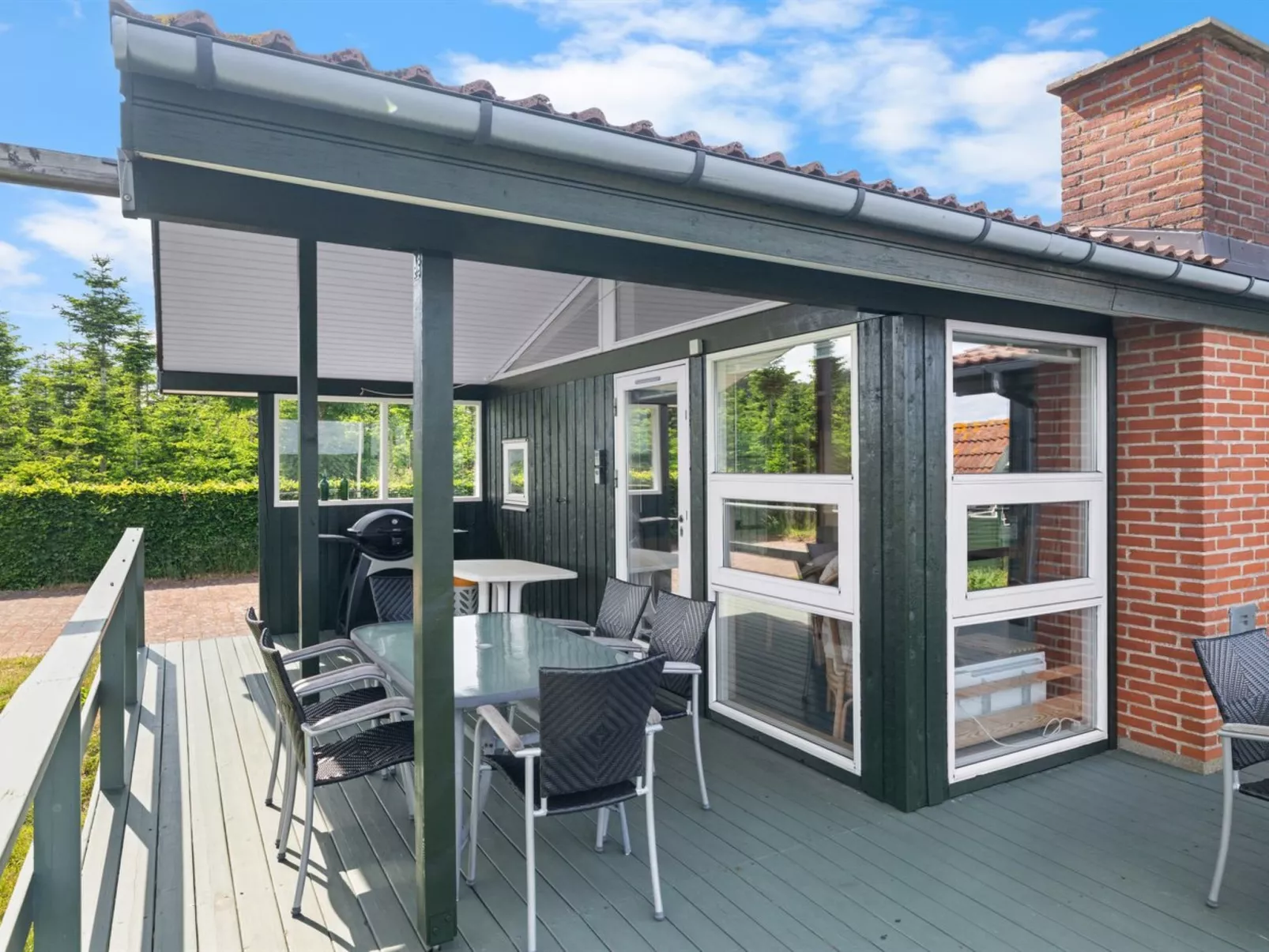 "Slava" - 75m from the sea-Buiten