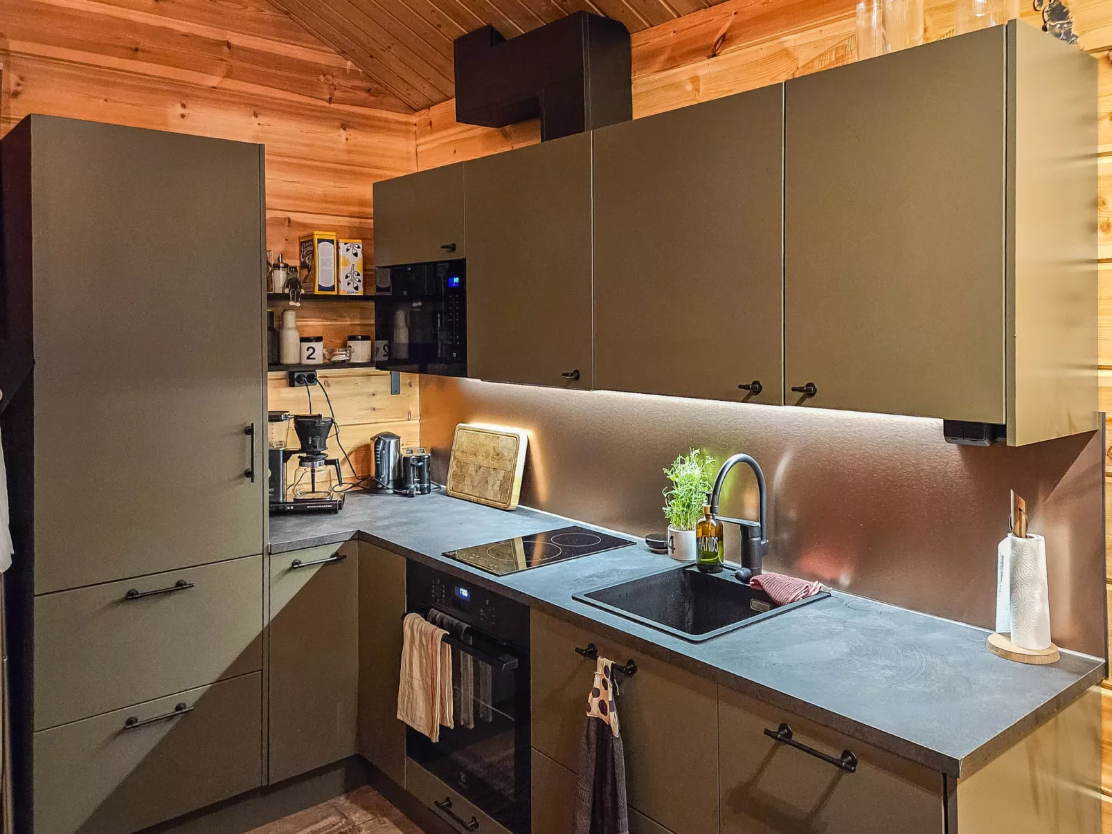 Rovarakka 1 b-Binnen