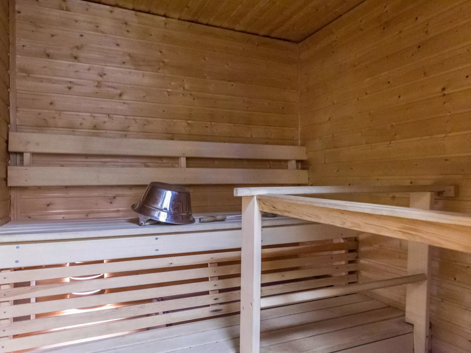 Saariseläntie 8 b 7-Binnen