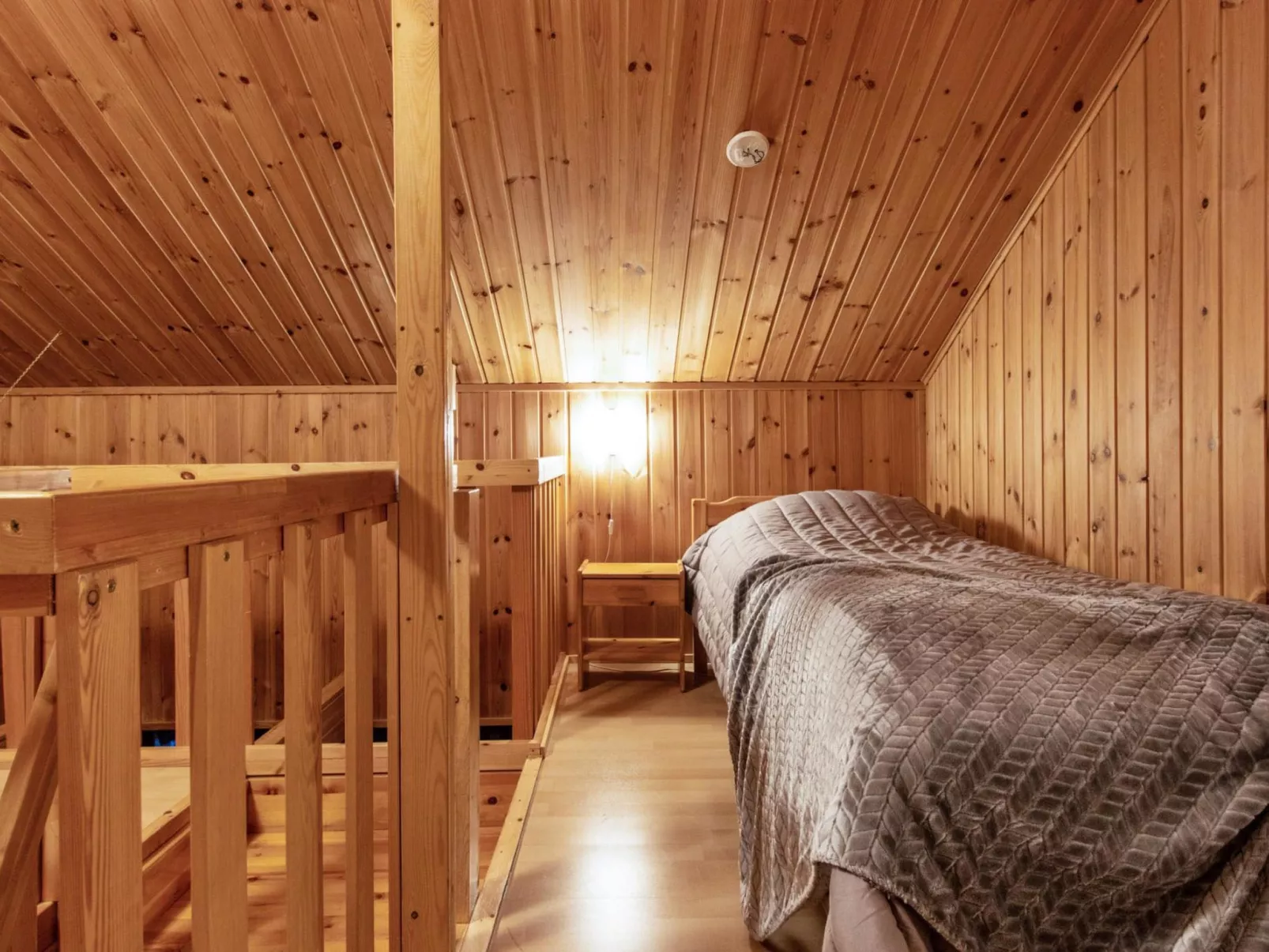 Ylläskarpalo 1 päätyhuoneisto-Binnen