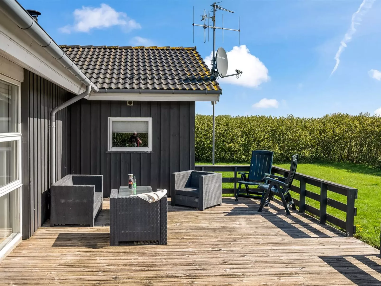 "Asgard" - 800m to the fjord-Buiten