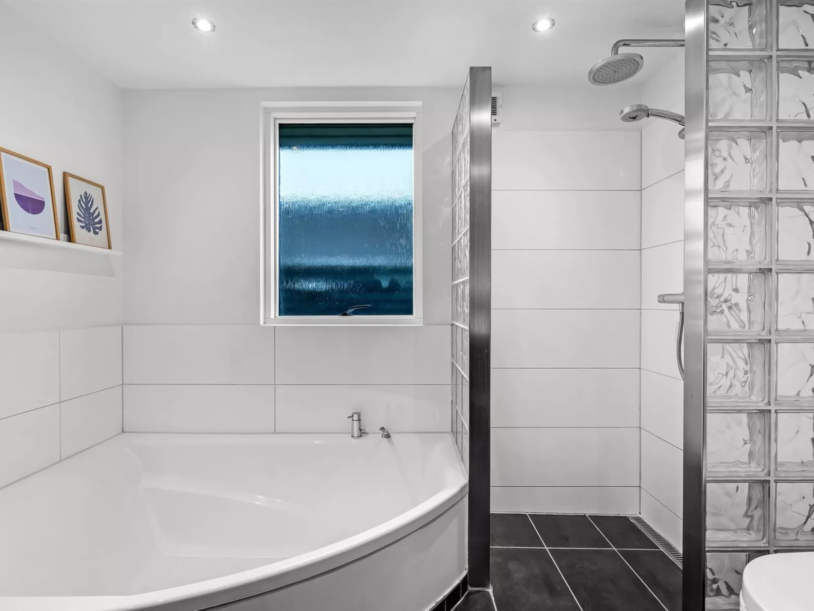 "Carlie" - 250m to the fjord-Binnen