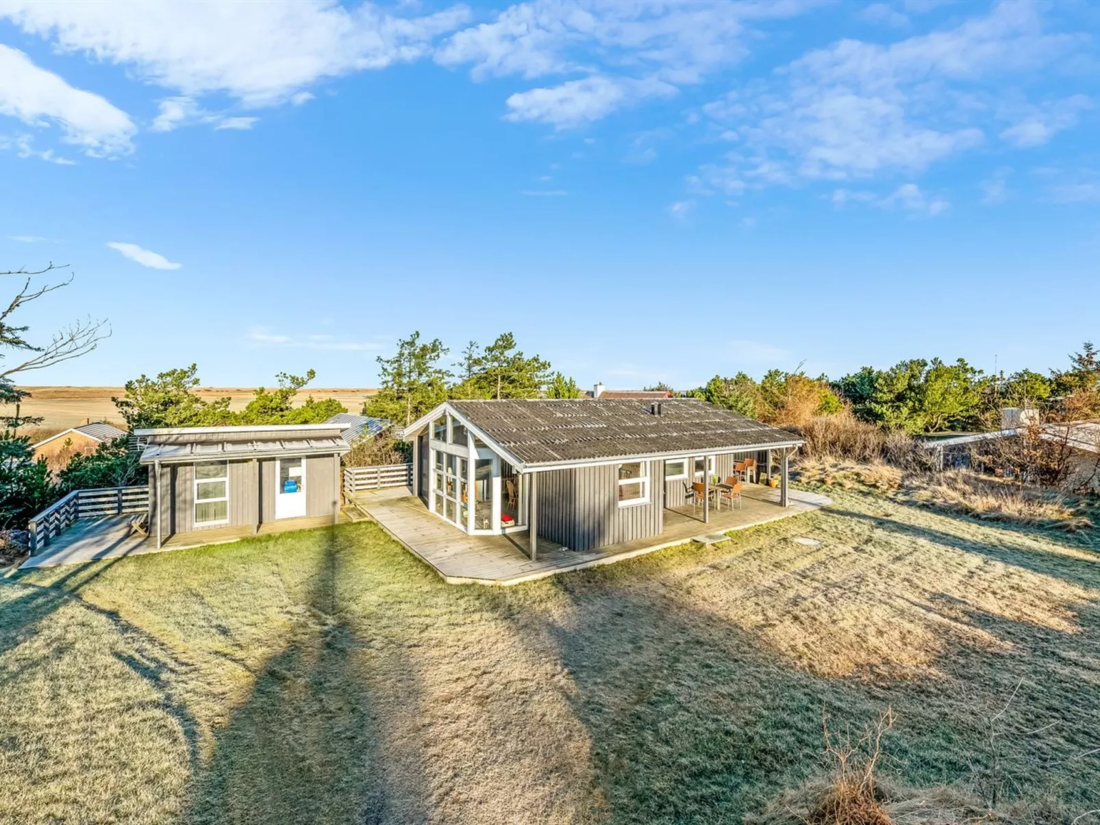 "Elsabet" - 700m to the fjord-Buiten