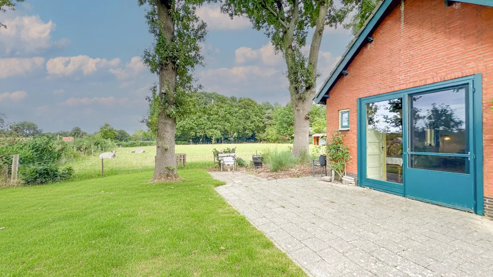 Het Bunt-Buitenkant zomer