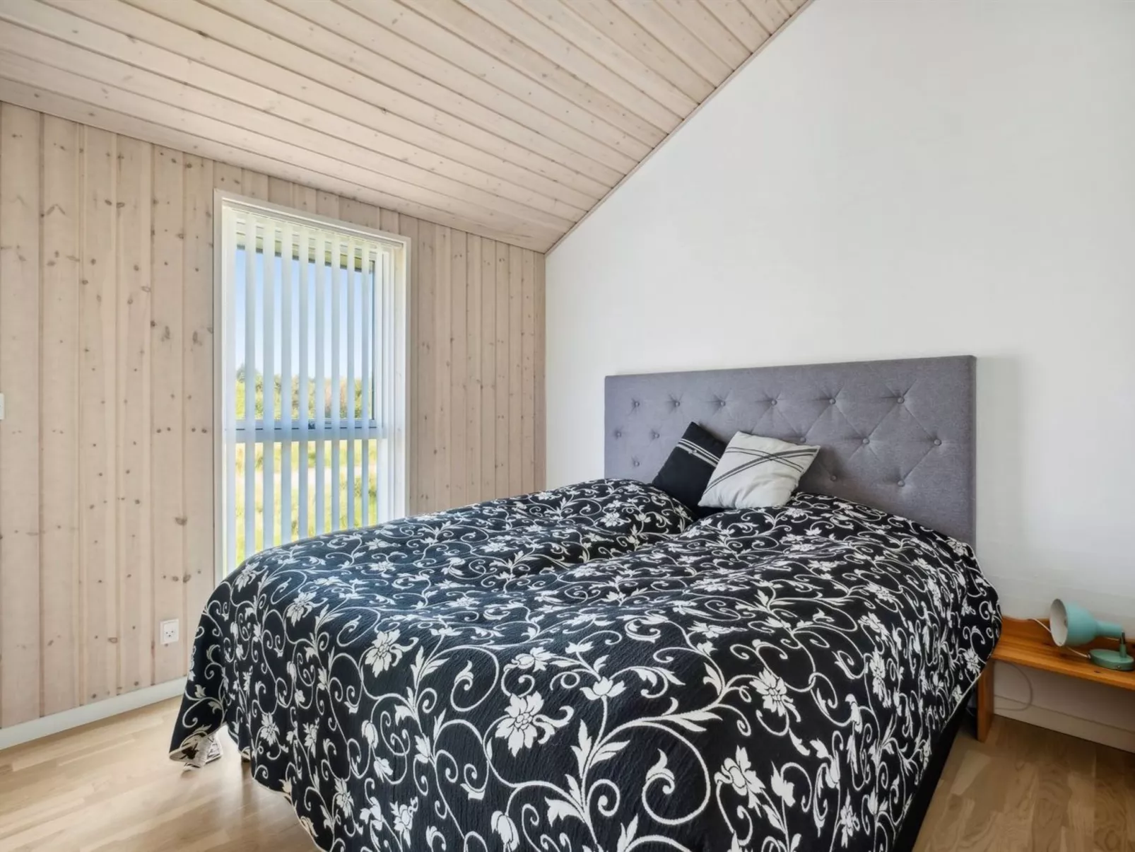 "Ilya" - 1.7km from the sea-Binnen