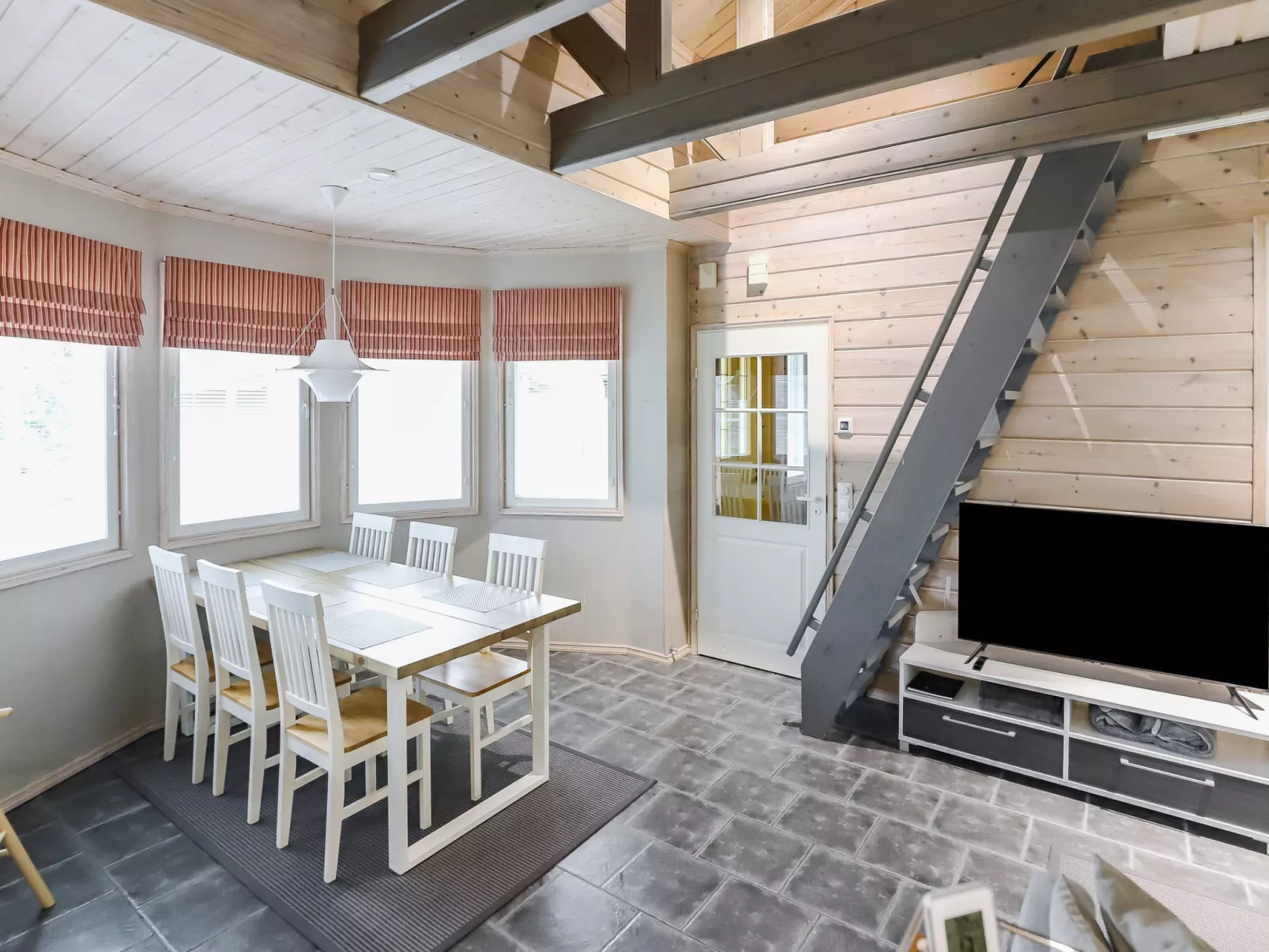 Rukan taikavuosselin helmi 8 a-Binnen