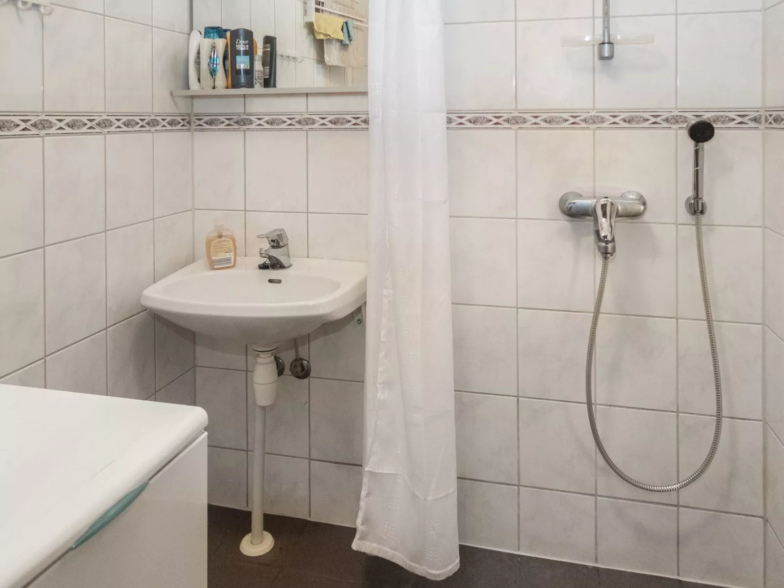 Otsolanhovi b 8-Binnen