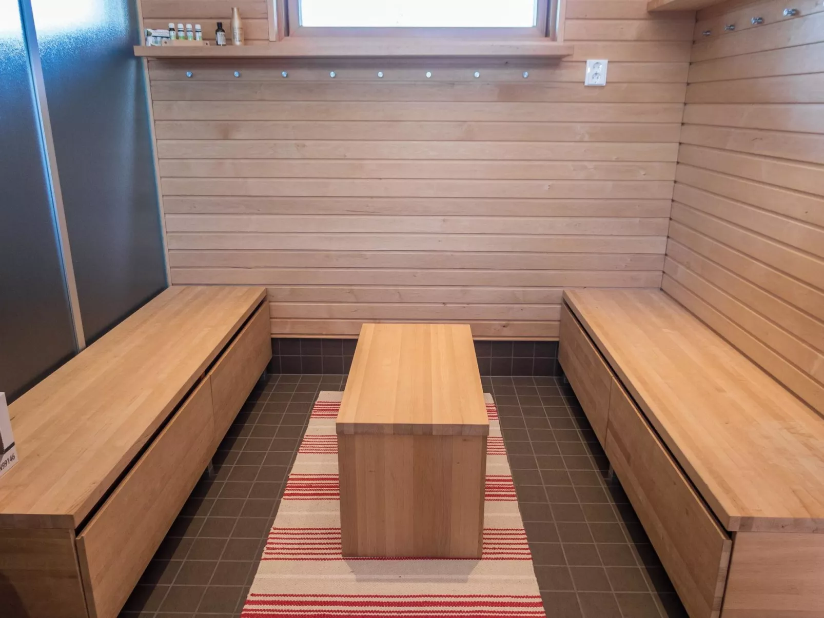 Holy lake rantasauna-Binnen