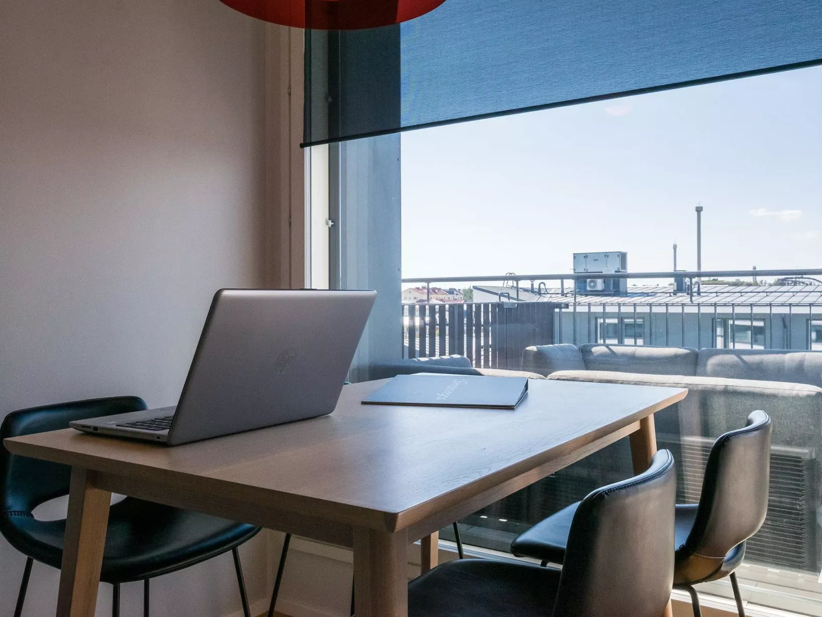 Helsinki rooftop-Binnen