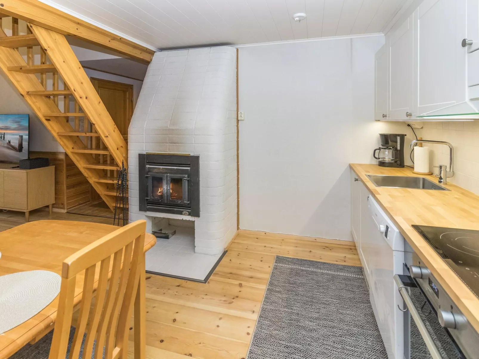 Teerenpesue f 46-Binnen