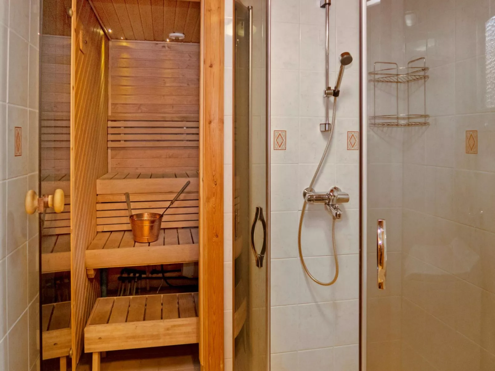 Jäkälärinne 2b (24)-Binnen