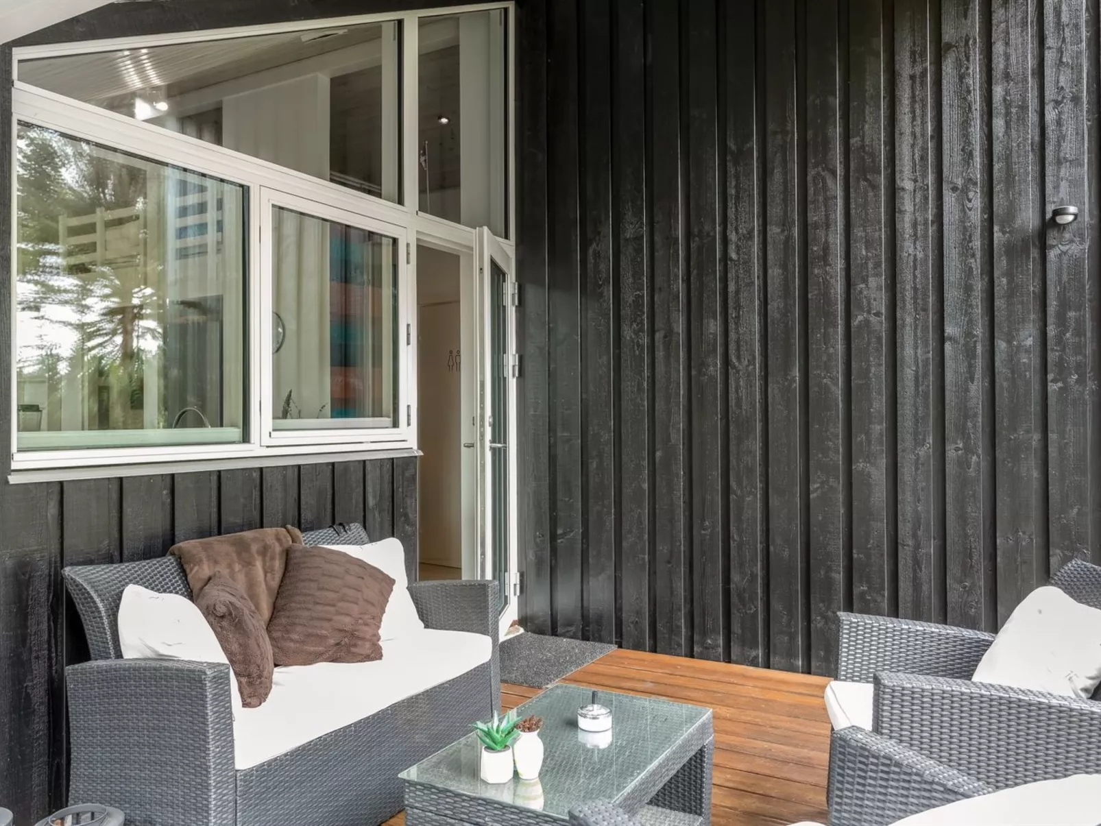 "Nanni" -  from the sea-Buiten