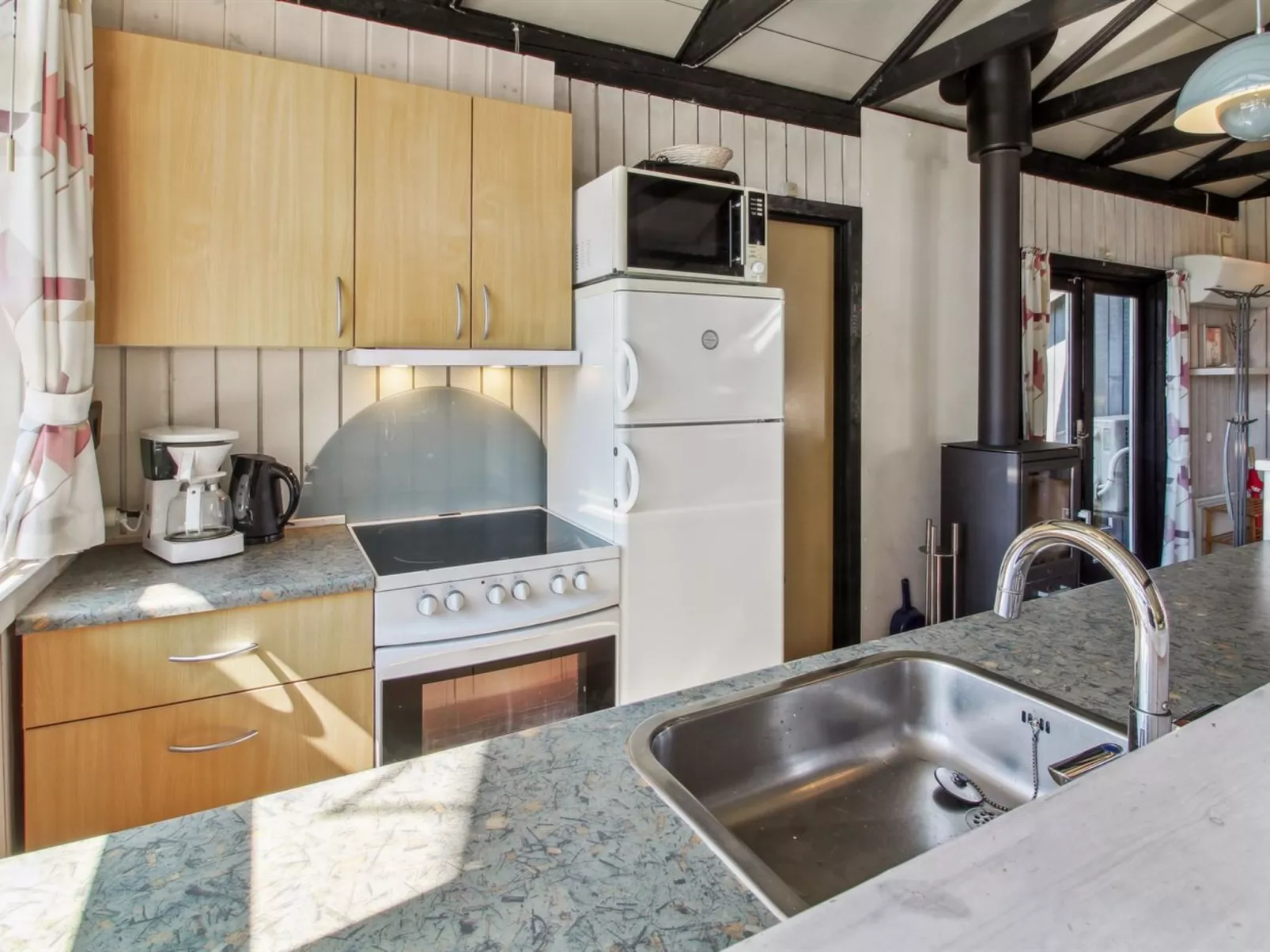 "Winter" - 31km from the sea-Binnen