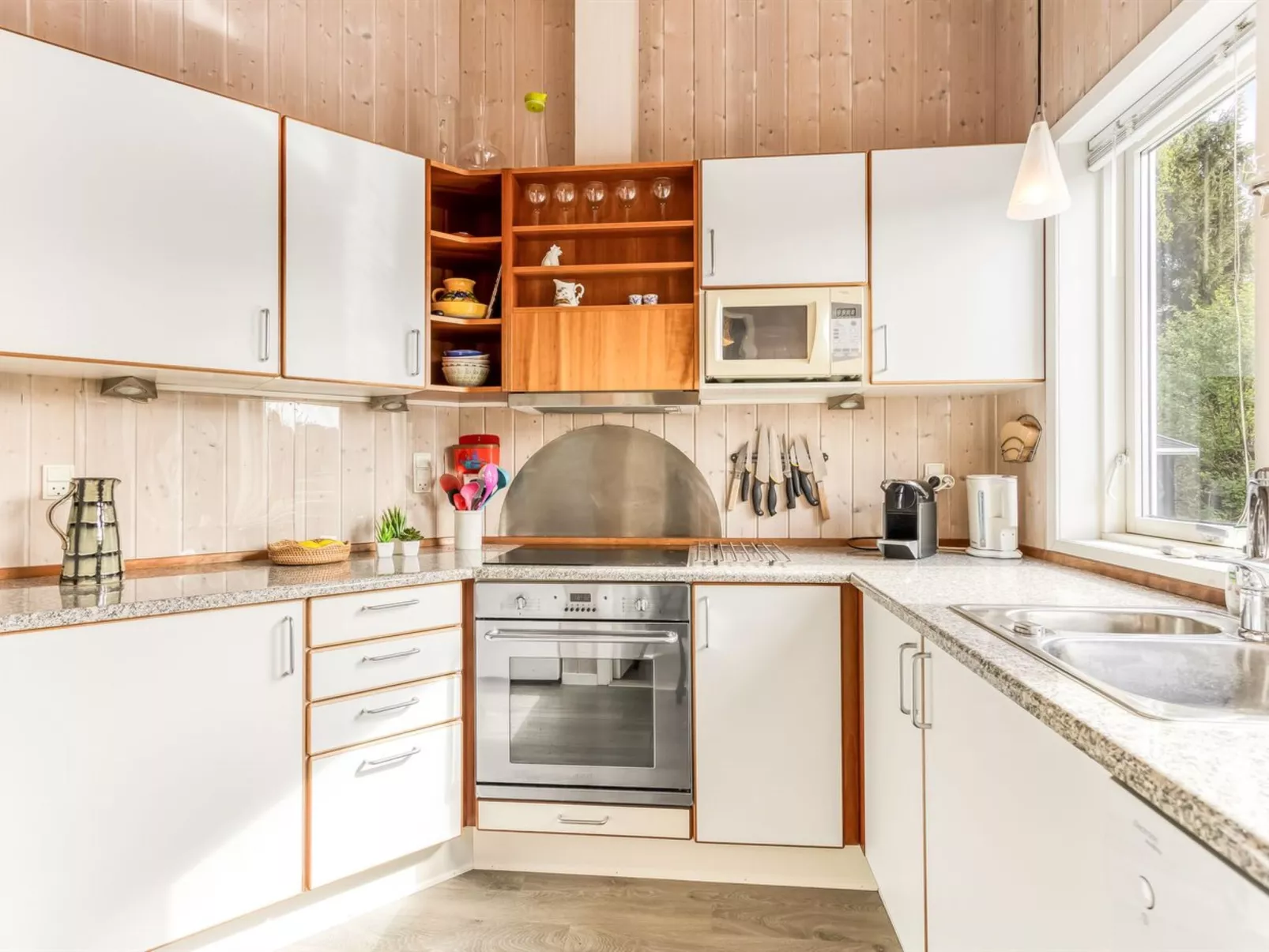 "Winona" - 250m from the sea-Binnen