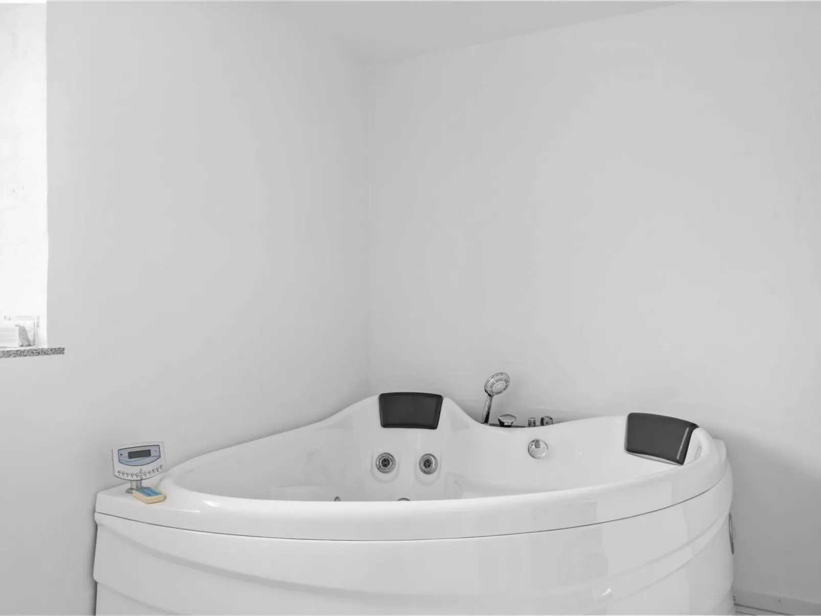 "Ung" - 460m from the sea-Binnen