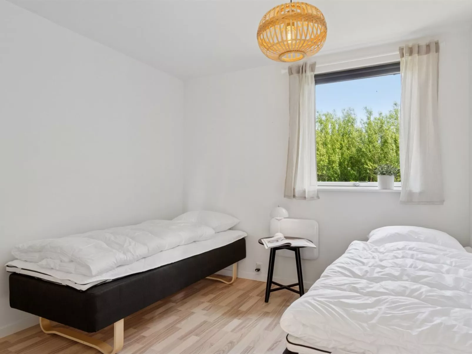 "Annabeth" - 850m from the sea-Binnen