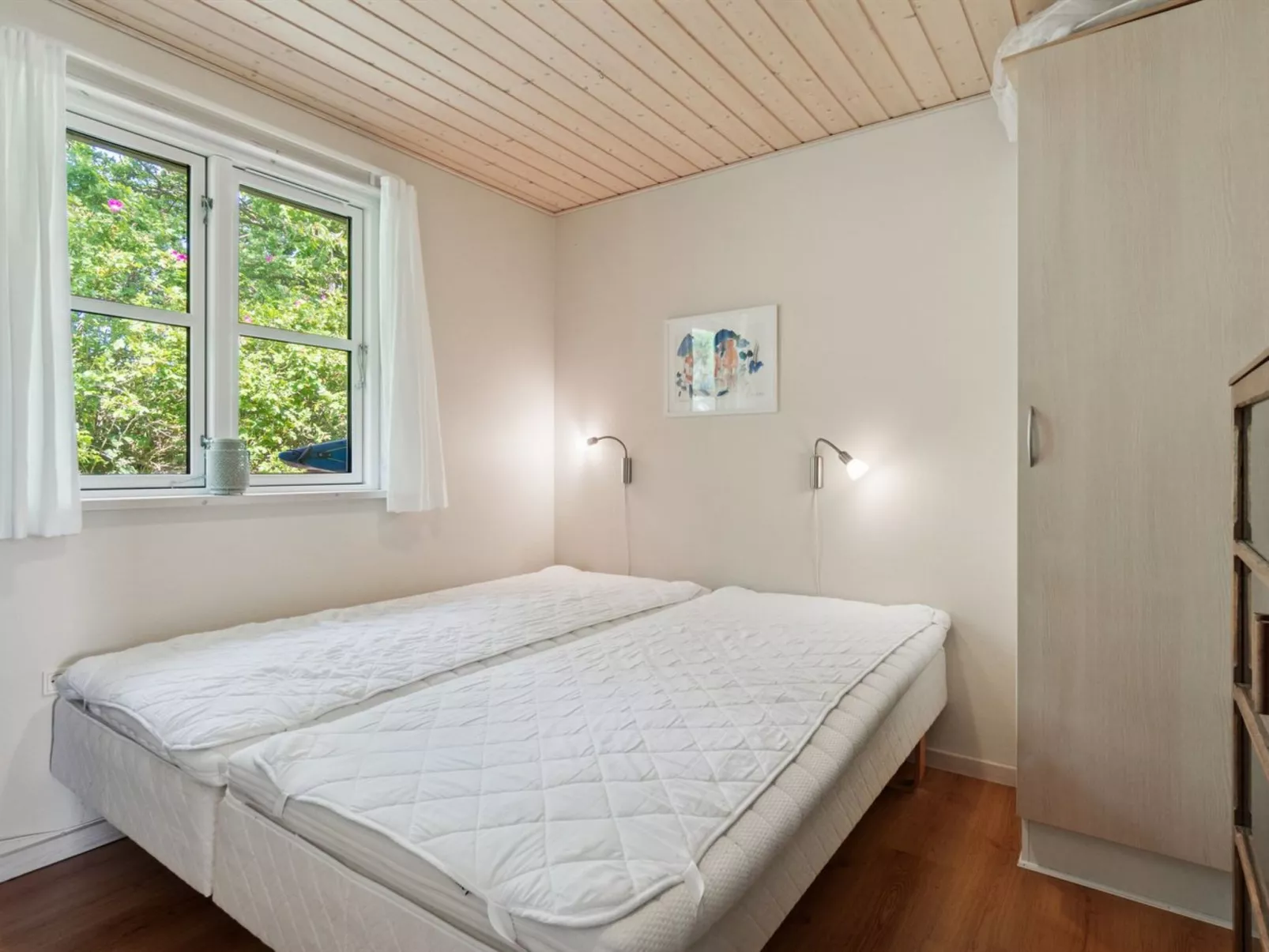 "Mariam" - 100m from the sea-Binnen