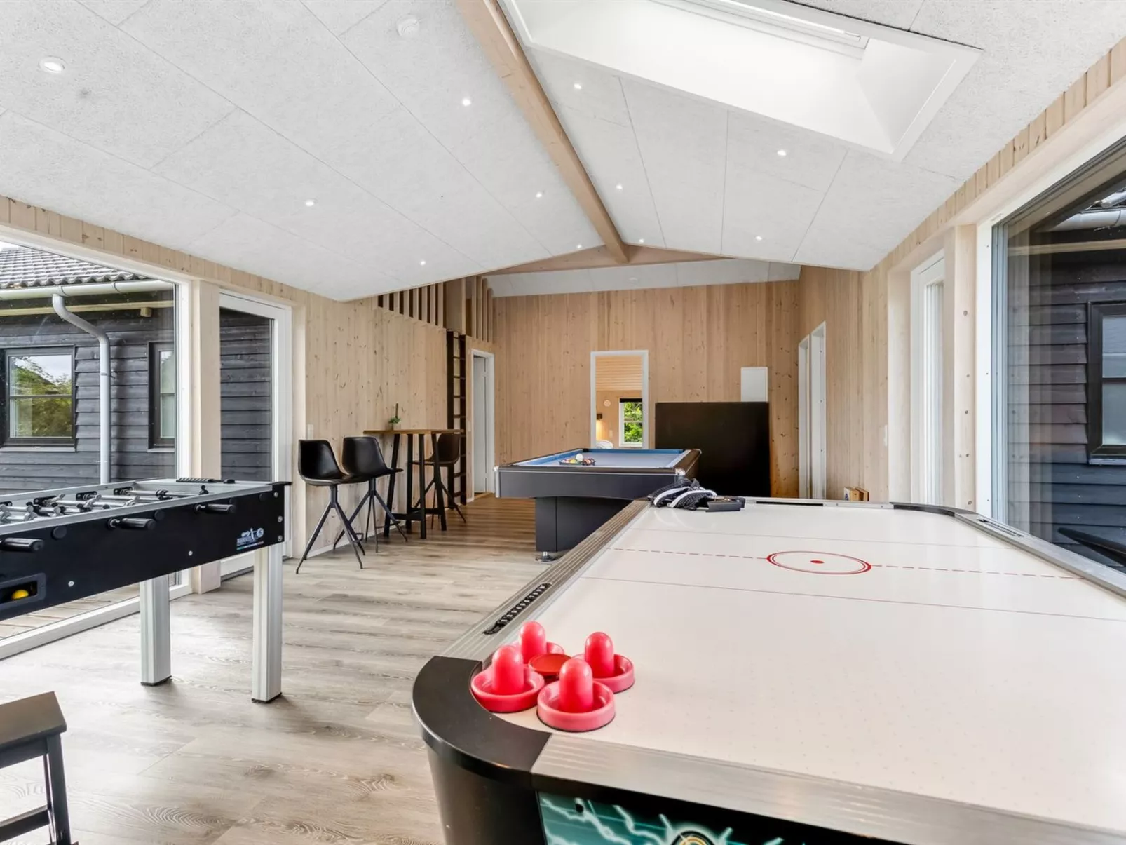 "Matild" - 400m from the sea-Binnen