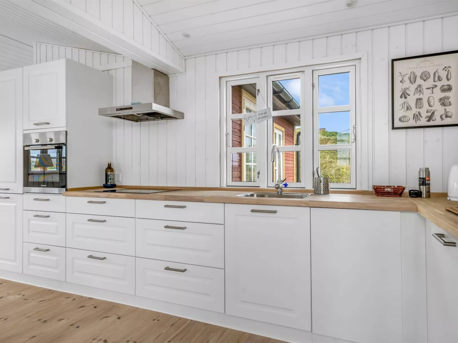 "Thine" - 250m from the sea-Binnen