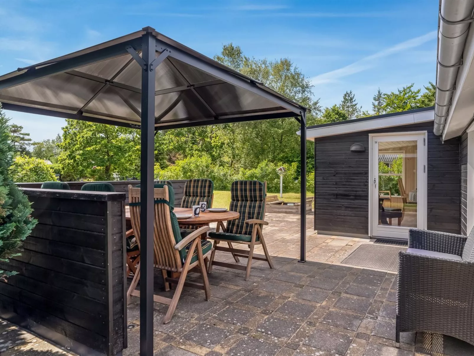 "Tellervo" -  from the sea-Buiten