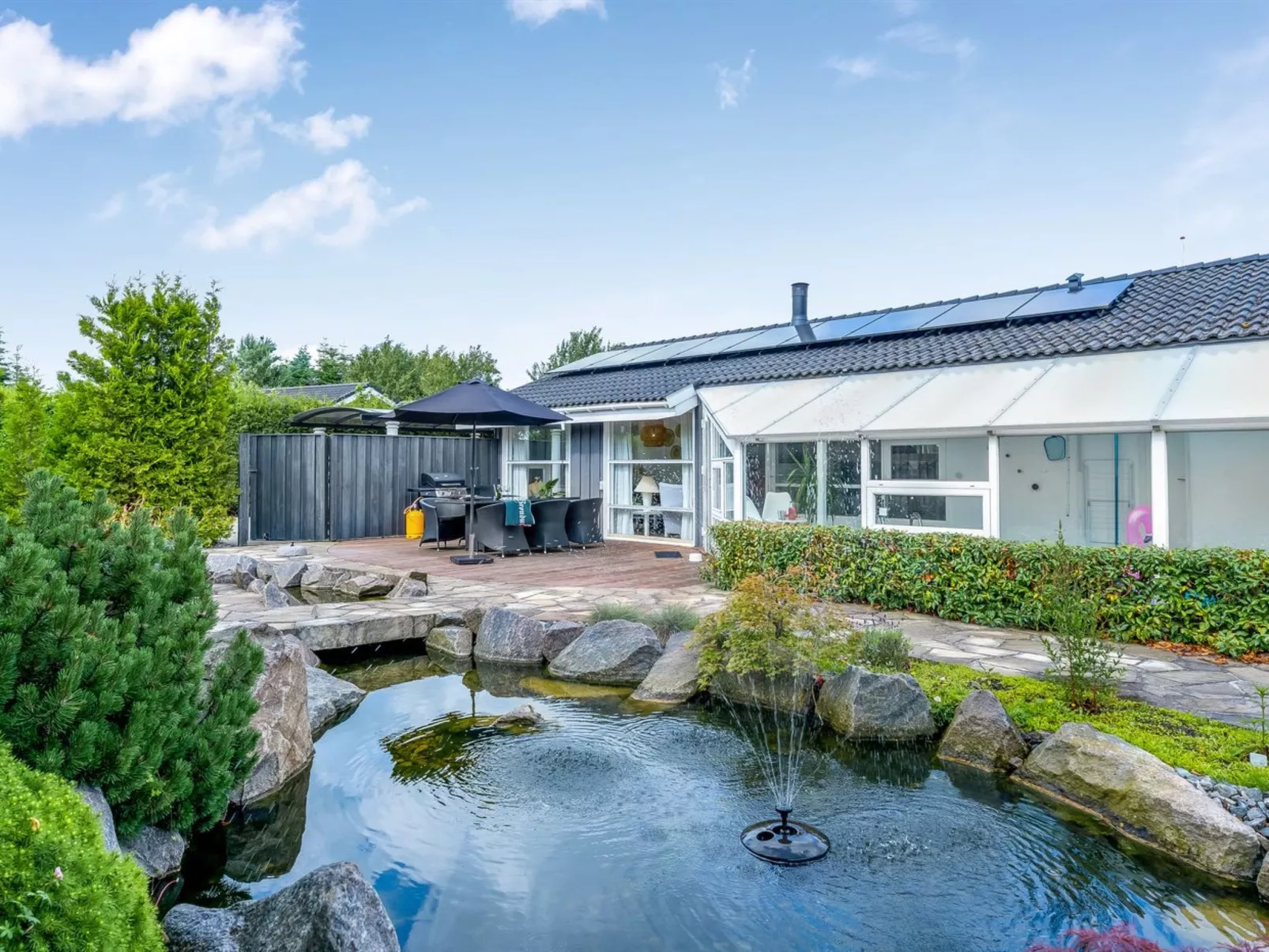 "Ellie" - 700m from the sea-Buiten