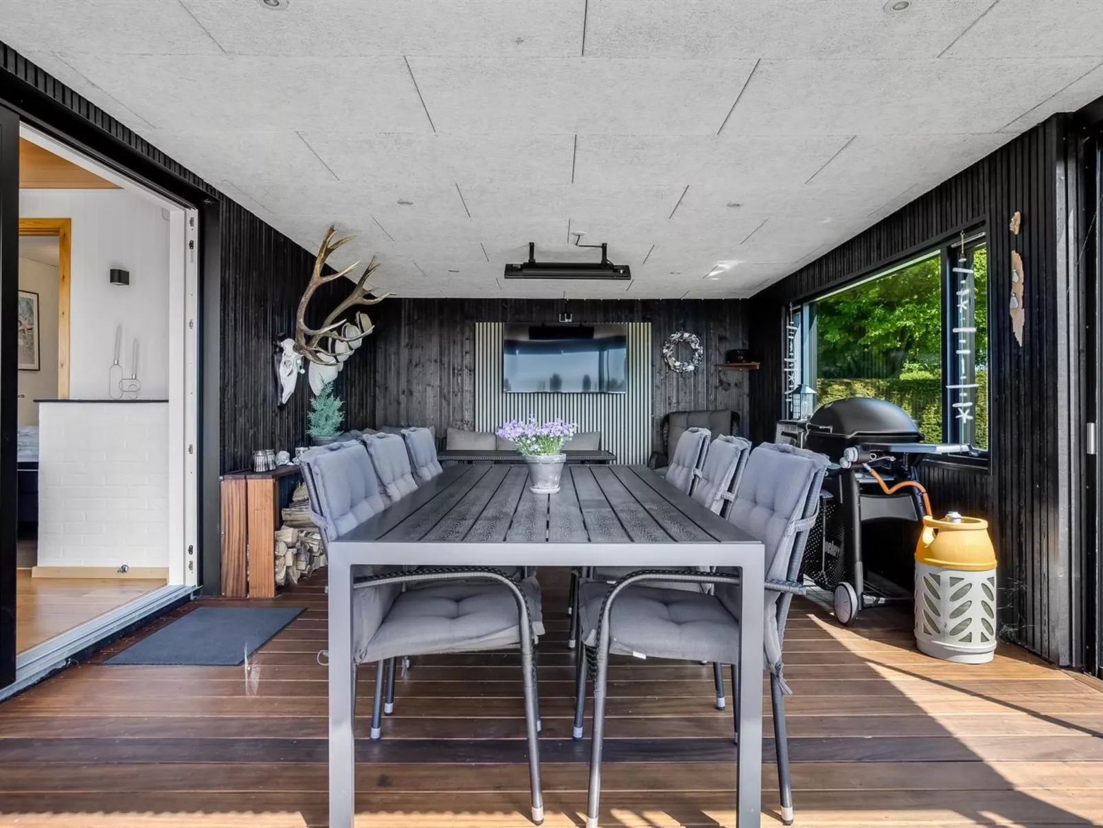 "Tecumseh" - 300m from the sea-Binnen