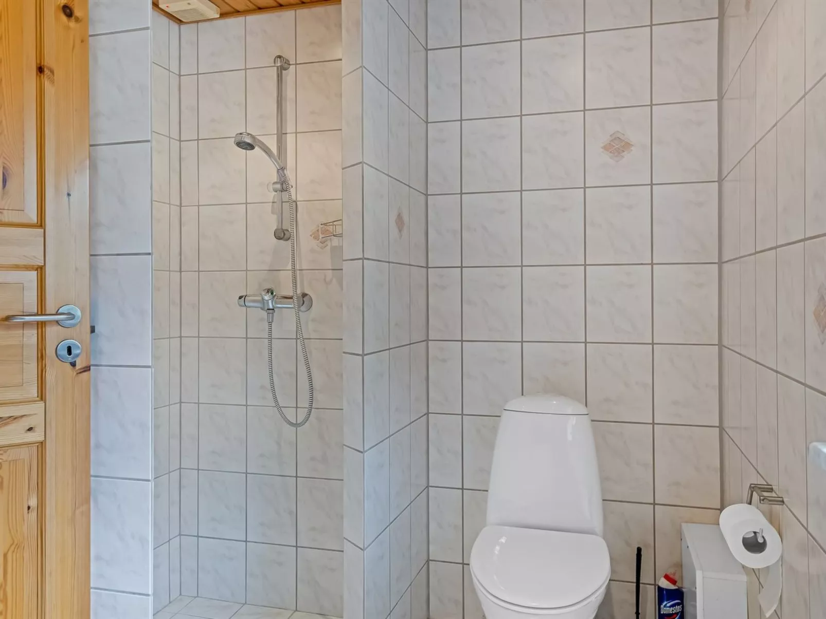 "Menard" - 1.2km from the sea-Binnen