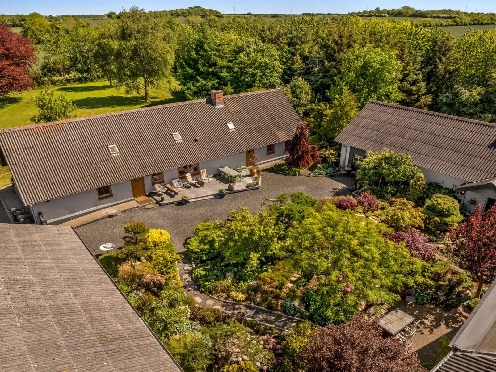 "Elia" - 5km to the fjord-Buiten