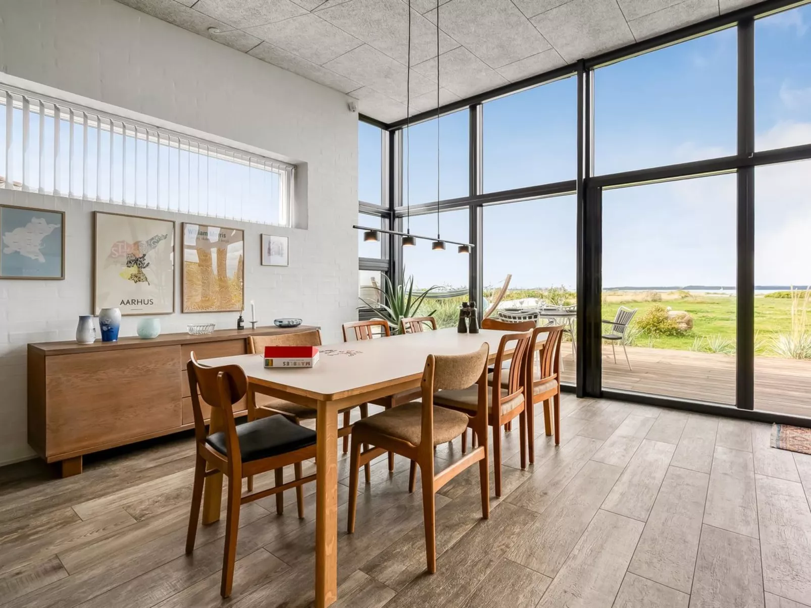 "Bondi" - 75m from the sea-Binnen