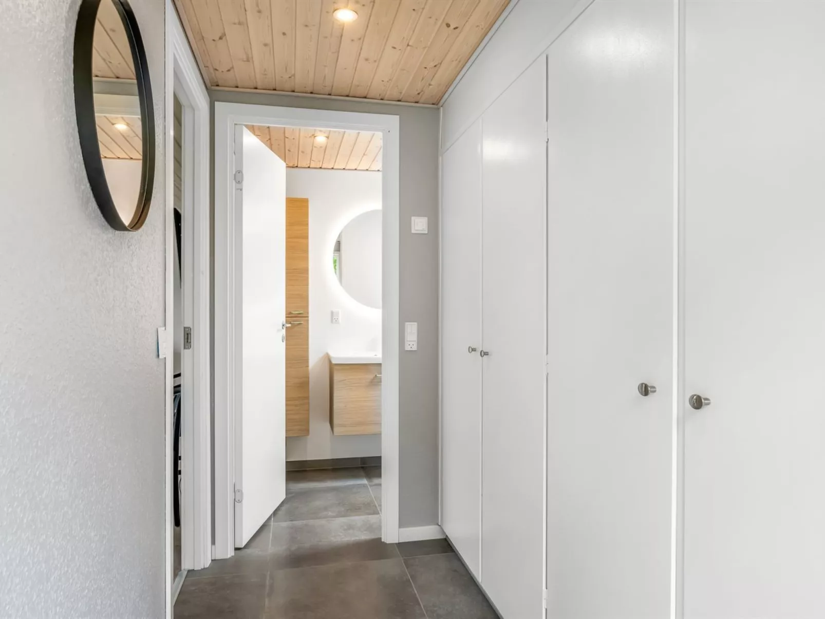 "Roland" - 200m to the fjord-Binnen