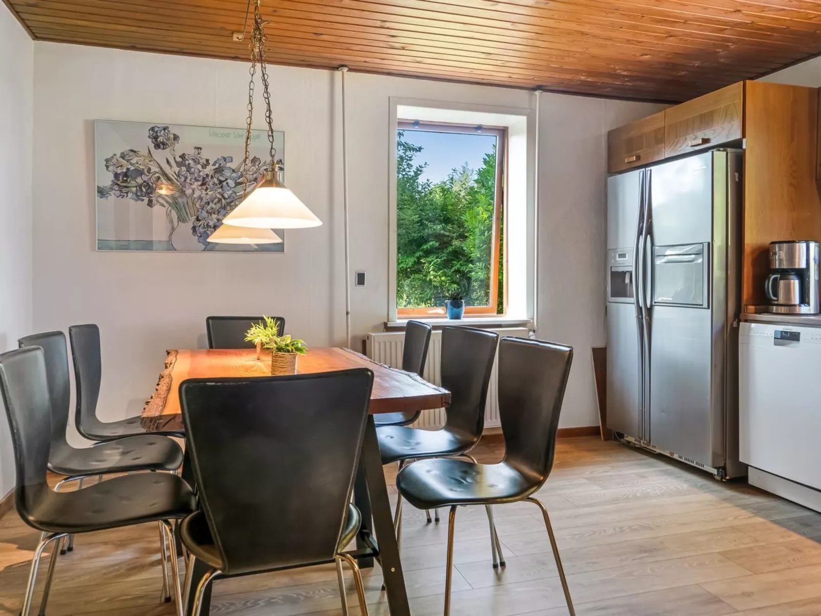 "Eiko" - 400m to the fjord-Binnen