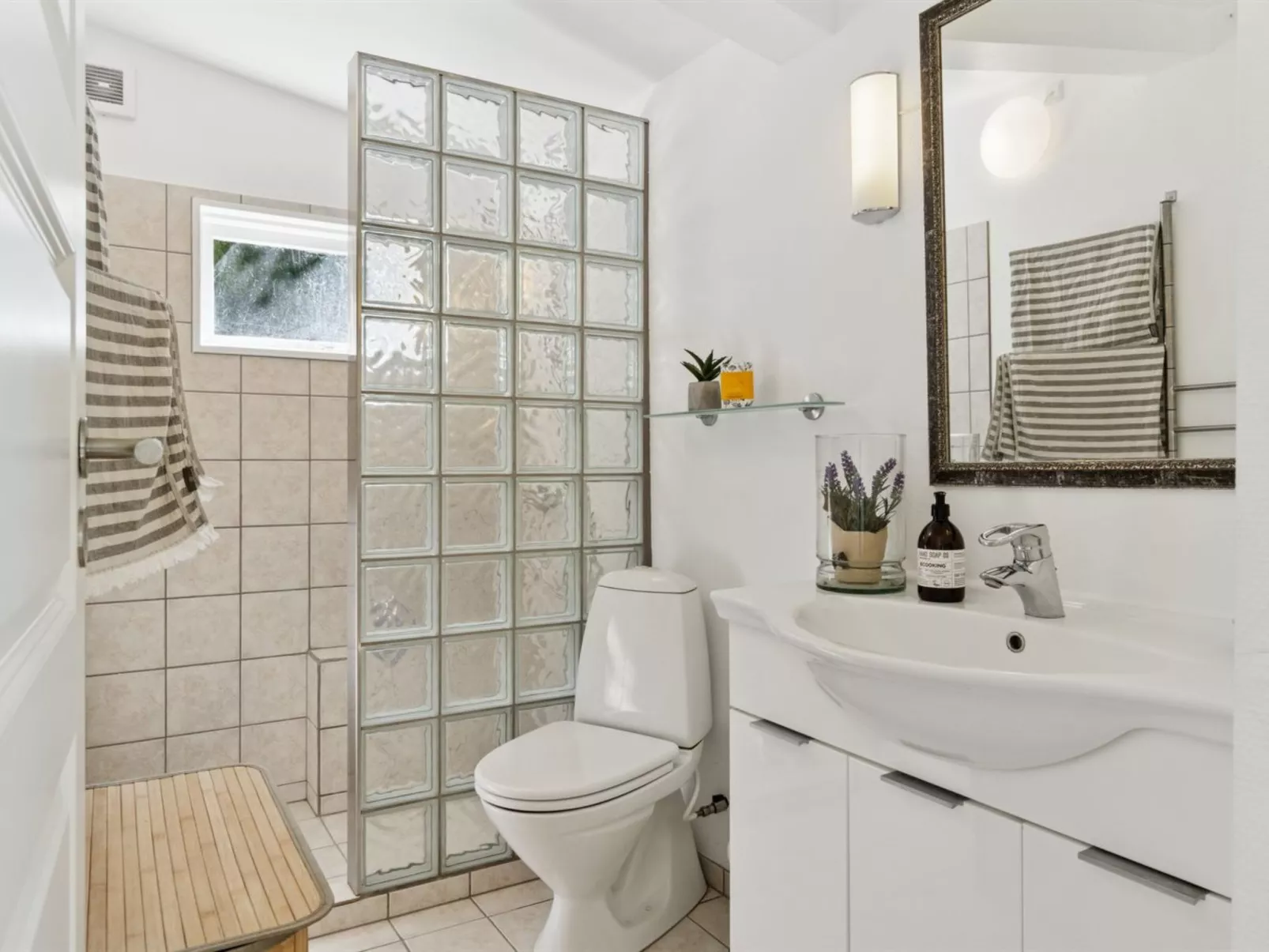 "Guthfrith" - 1.4km from the sea-Binnen