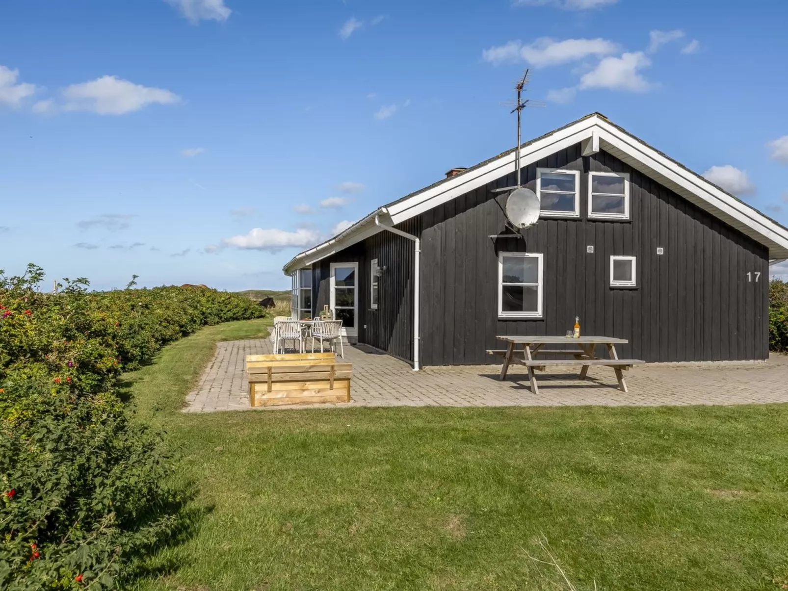 "Aiana" - 300m from the sea-Buiten